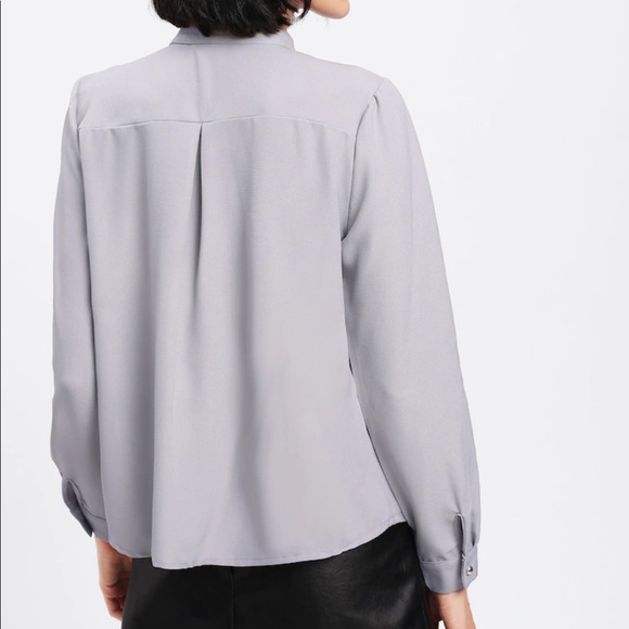 Super cute silky blouse with metal button front. - Picture 3 of 4
